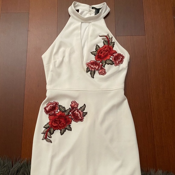 Dress - Picture 1 of 3